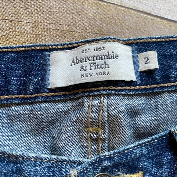 ✨Abercrombie & Fitch distressed shorts✨ - Picture 7 of 13